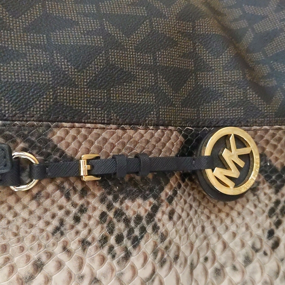 👜 Michael Kors Snakeskin Stripe with MK Logo Print Canvas Jet Set Travel Tote - Picture 3 of 12